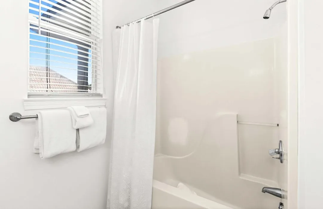 Emerald Shores-1
